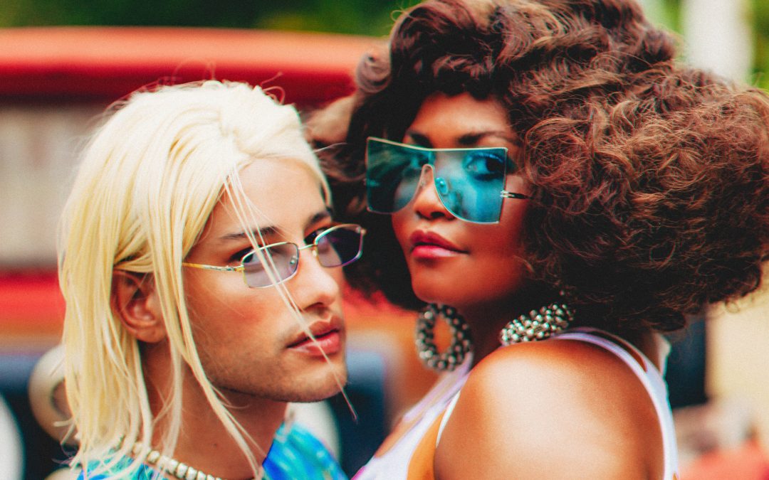 Gaby Amarantos e Jaloo falam sobre relacionamento tóxico no clipe “Tchau”
