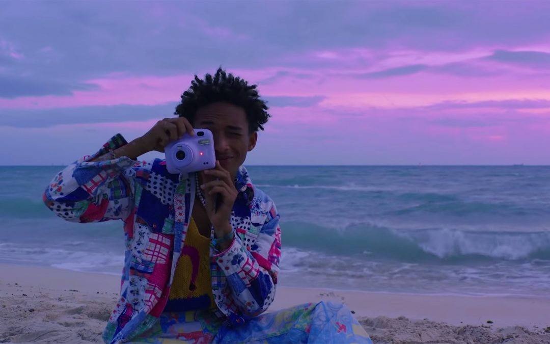 Jaden Smith fala sobre término de relacionamento no clipe “Photograph”
