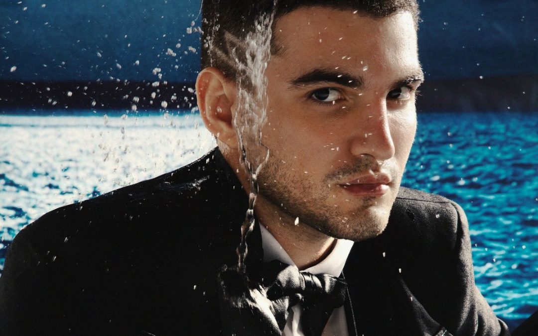 JÃO FALA DE UM ROMANCE DESPRETENCIOSO NO CLIPE DE “AMOR PIRATA”