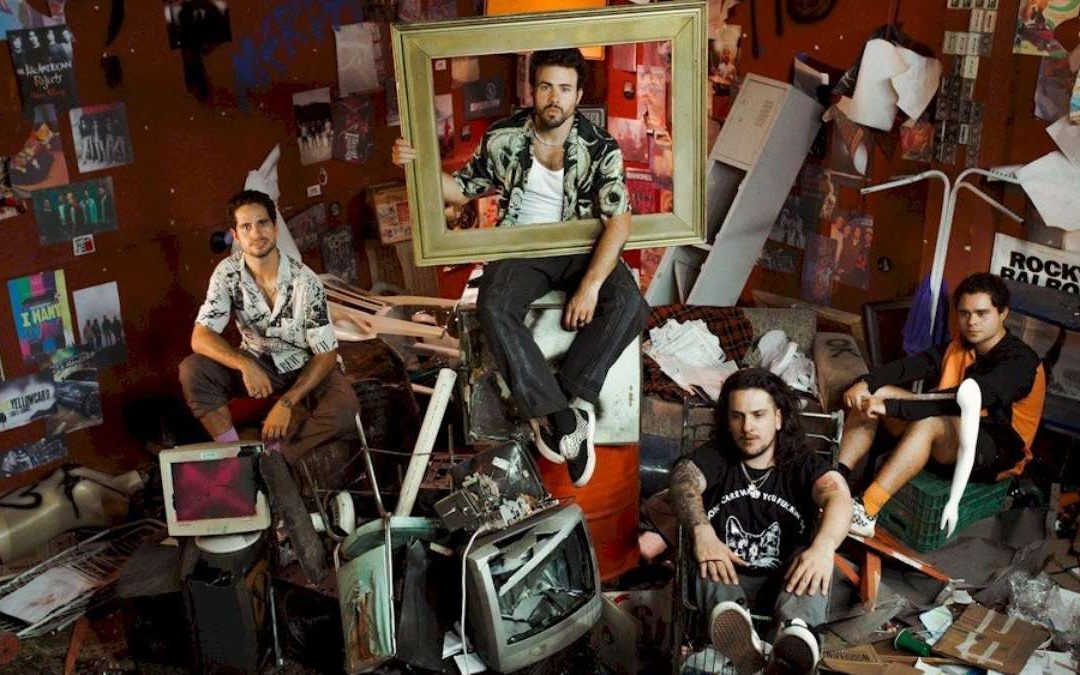 LAGUM LIDA COM OS PRÓPRIOS CONFLITOS NO CLIPE “EU E MINHAS PARANOIAS”