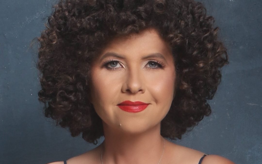 ROBERTA CAMPOS LANÇA CLIPE DE “ME LEVE PRA VOAR” DO EP “SÓ CONHEÇO O MAR”