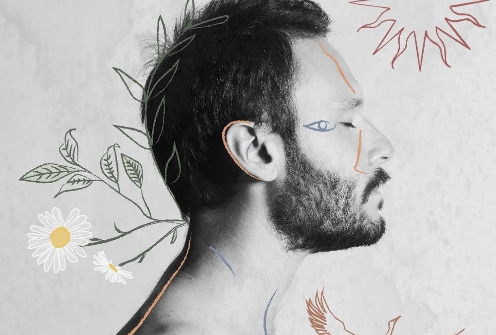 PAULO NOVAES LANÇA ÁLBUM “MINHA CABEÇA” COM VÍDEO DA POESIA “ESSÊNCIA”