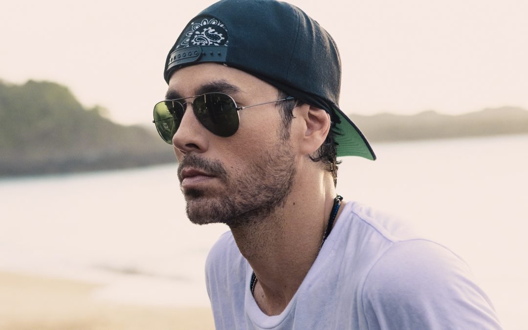 ENRIQUE IGLESIAS LANÇA CLIPE DANÇANTE DE “ME PASÉ” AO LADO DE FARRUKO