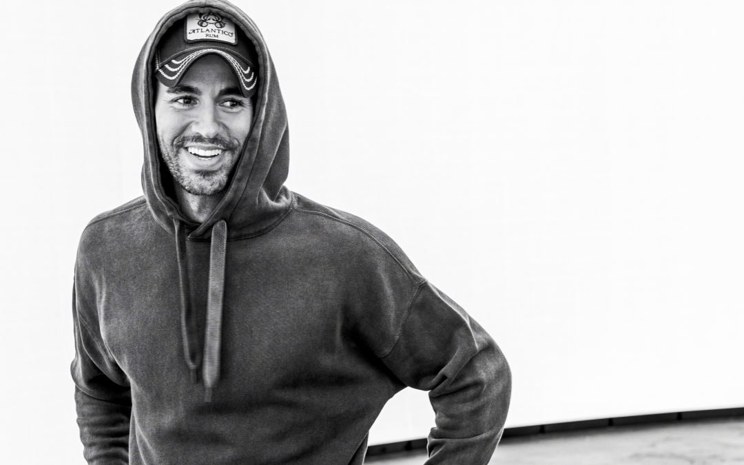 ENRIQUE IGLESIAS LANÇA O ÁLBUM “FINAL VOL.1” ACOMPANHADO DO CLIPE DO SINGLE “PENDEJO”