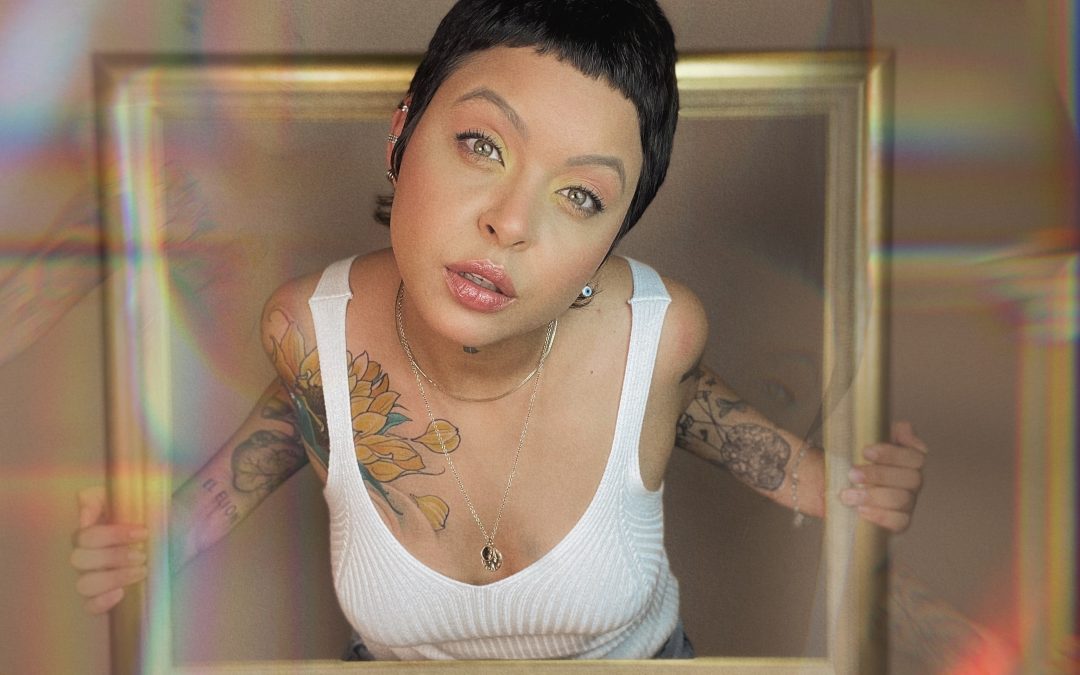KELL SMITH USA SUA ARTE PARA ABORDAR TEMAS IMPORTANTES NO LANÇAMENTO DO EP “VIVENDO”