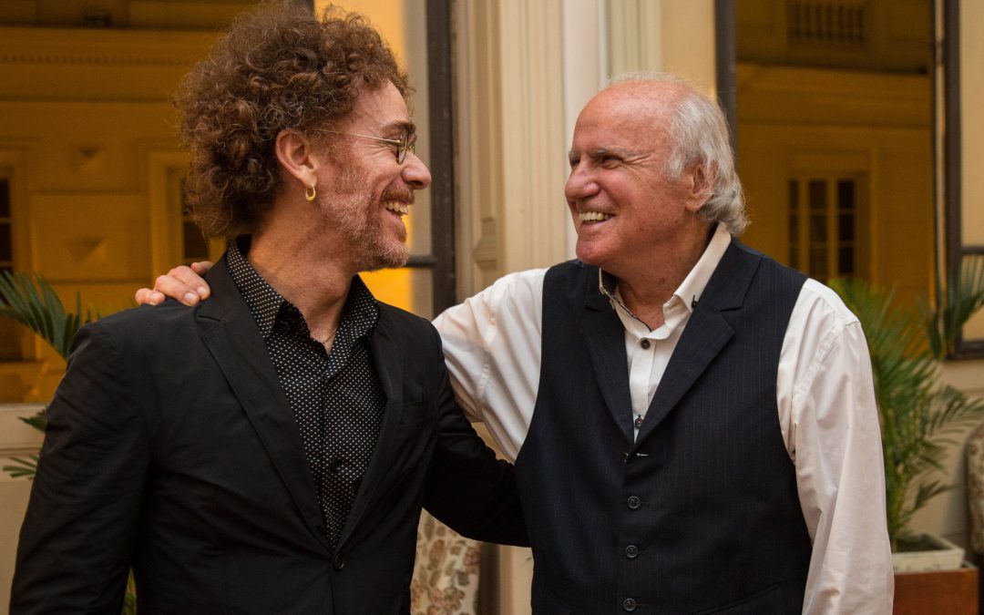 SOB REGÊNCIA DO MAESTRO ISAAC KARABTCHEVSKY, NANDO REIS LANÇA NOVO ÁLBUM COM A ORQUESTRA PETROBRAS SINFÔNICA