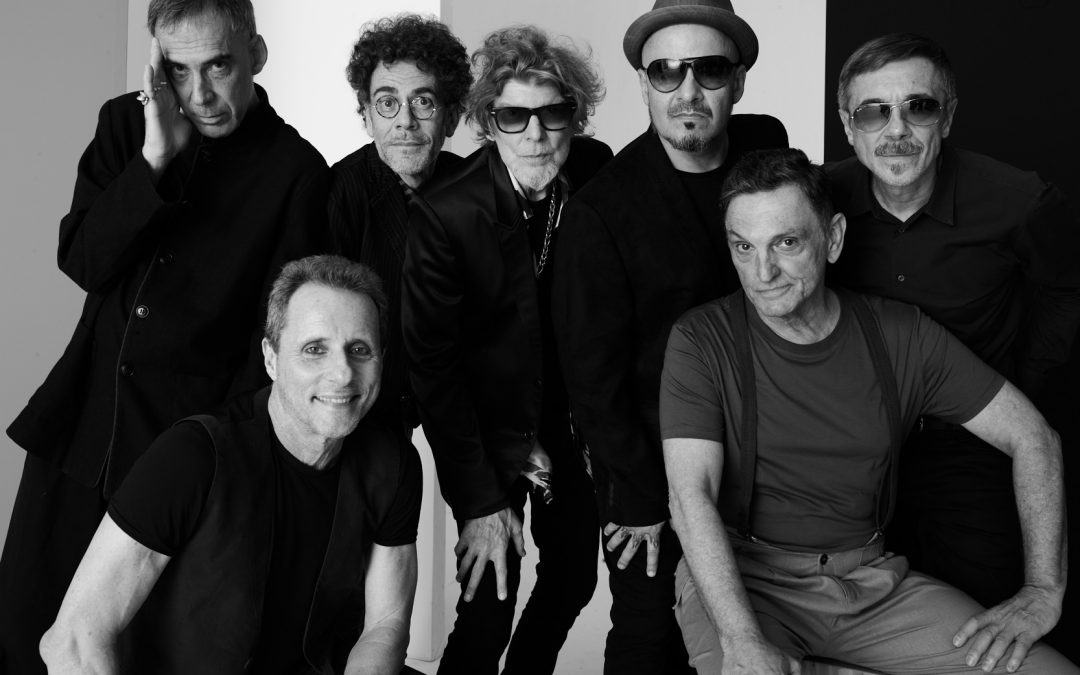APÓS 30 ANOS, TITÃS SOBEM AO PALCO COM FORMAÇÃO ORIGINAL E PROMETEM SHOW HISTÓRICO