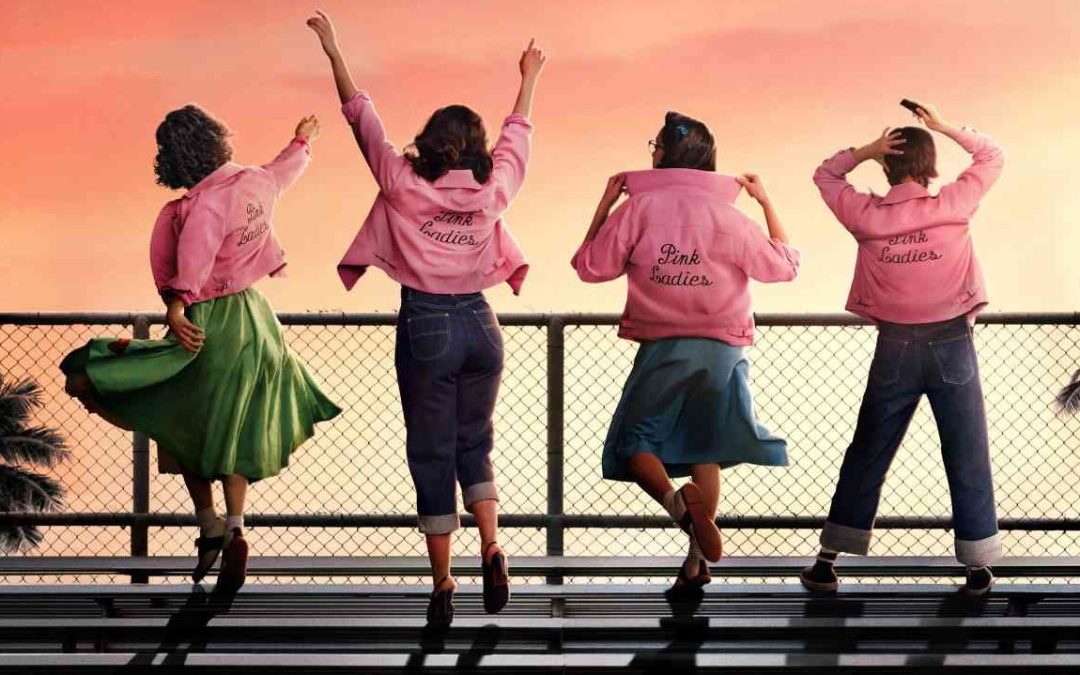 “GREASE: RISE OF THE PINK LADIES” SE PASSA QUATRO ANOS ANTES DO “GREASE” ORIGINAL E ACABA DE GANHAR TRAILER