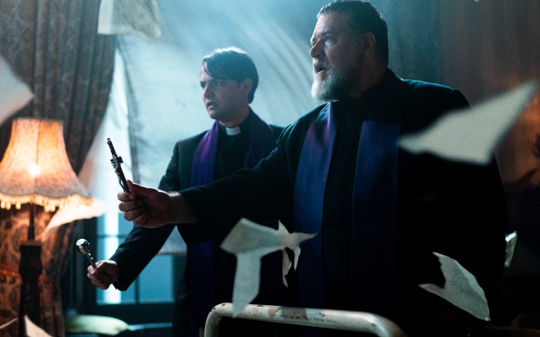 INSPIRADO EM ARQUIVOS REAIS, “O EXORCISTA DO PAPA” MARCA A ESTREIA DE RUSSELL CROWE NO GÊNERO DE TERROR