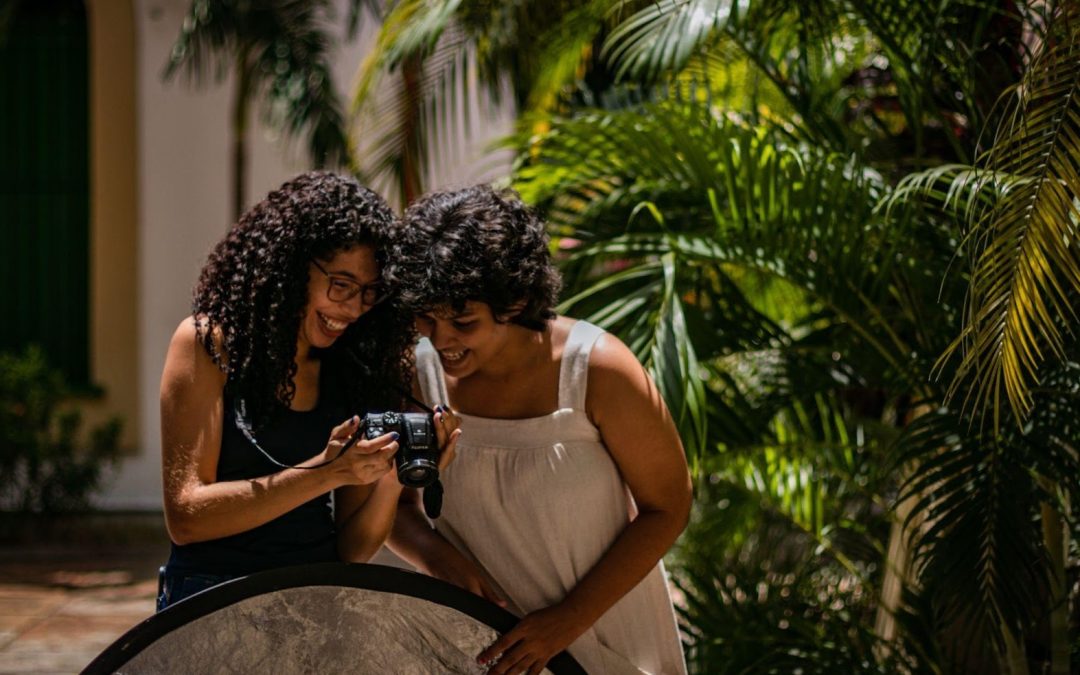 “MULHERES EM FOCO” REALIZA OFICINA GRATUITA DE FOTOGRAFIA COM A MISSÃO DE FOMENTAR A INCLUSÃO FEMININA NA ARTE