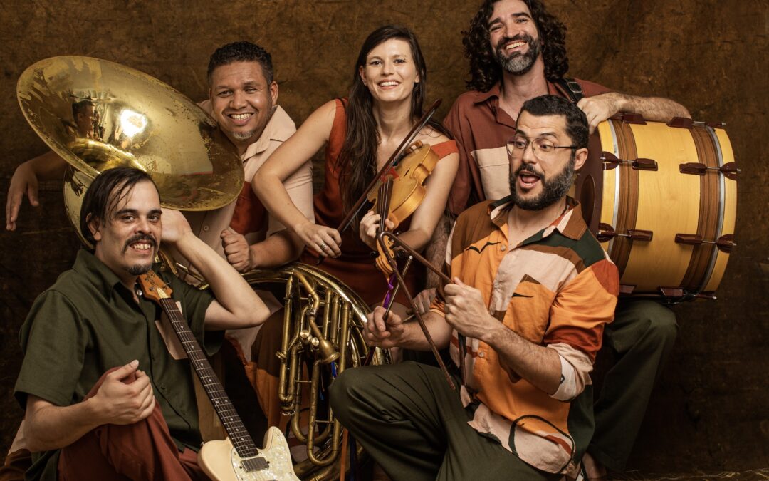 ABORDANDO QUESTÕES SOCIAIS COM TOM CRÍTICO, MAS SEM PERDER A LEVEZA, A BANDA XAXADO NOVO LANÇA O ÁLBUM “XAXADO BEAT”