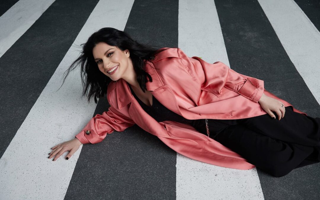 LAURA PAUSINI ACREDITA EM HISTÓRIAS DE AMOR NO SINGLE “DURAR” QUE ANTECIPA O ÁLBUM “ALMAS PARALELAS”