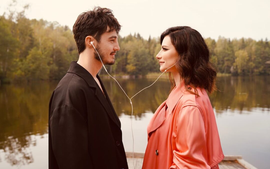 “UM CONTO DE AMOR QUE TRANSCENDE A PASSAGEM DO TEMPO”, DEFINE LAURA PAUSINI SOBRE “DURAR (UMA VIDA COM VOCÊ), CANÇÃO COM TIAGO IORC
