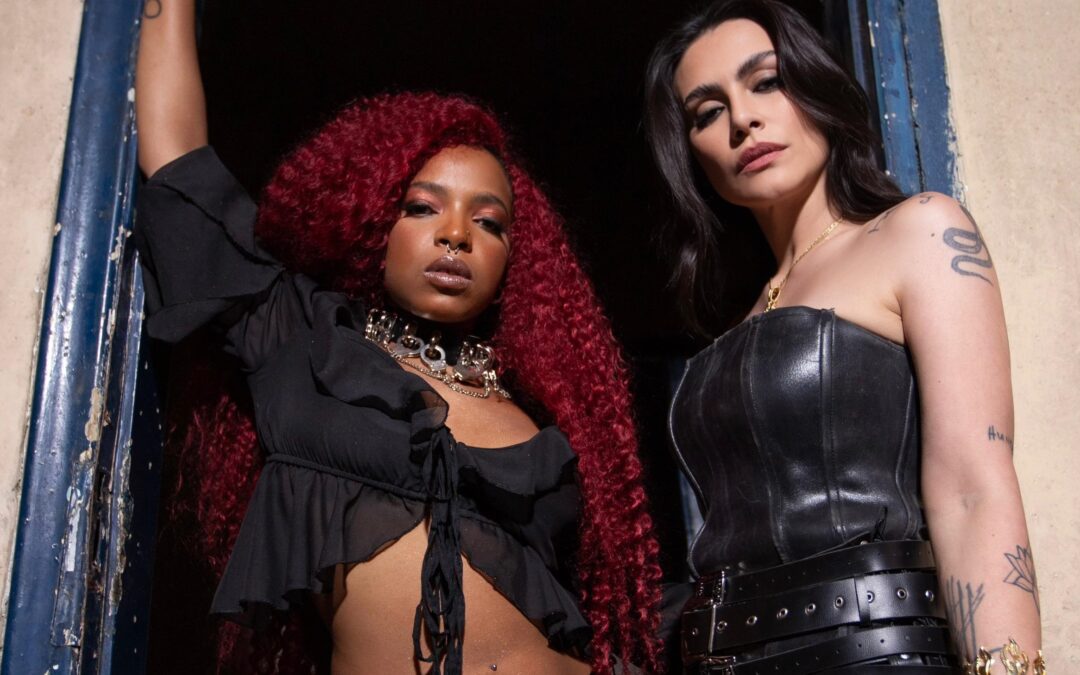 CLEO E KING ENVIAM RESPOSTA AOS ATAQUES E NARCISISTAS QUE SUGAM AS ENERGIAS DE MOVIMENTO NO CLIPE DE “KARMA”