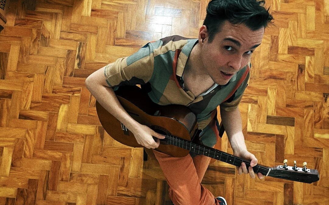 CAMILO SOLANO LANÇA O CLIPE DE “DESCULPA O ÁUDIO”, SINGLE SOBRE OS DILEMAS DA COMUNICAÇÃO MODERNA