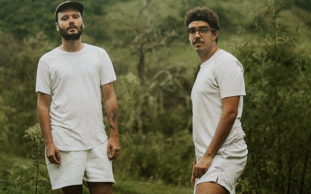 PAULO NOVAES E JANEIRO TRAZEM UMA FUSÃO DE IDENTIDADES MUSICAIS OUSADAS E AUTÊNTICAS NO ÁLBUM “PROTOCOLAR VOL II”