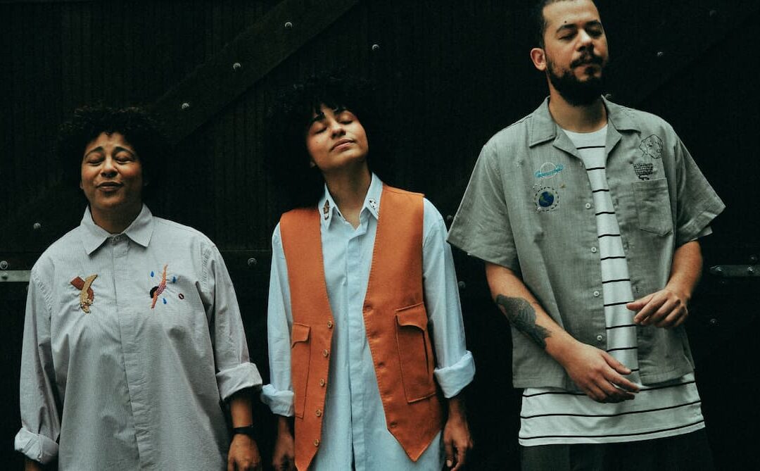 “É UMA FAIXA QUE CARREGA O OUVINTE POR DIVERSAS LINGUAGENS”, DIZ TUYO SOBRE O CLIPE DE “INFINITA”