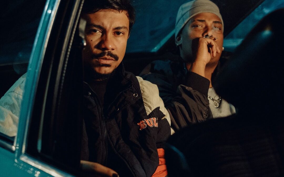 “É UM RETORNO ÀS MINHAS RAÍZES E UMA HOMENAGEM À ESSÊNCIA DO RAP”, DIZ XAMÃ SOBRE O CLIPE DE “MUITO BRABO”