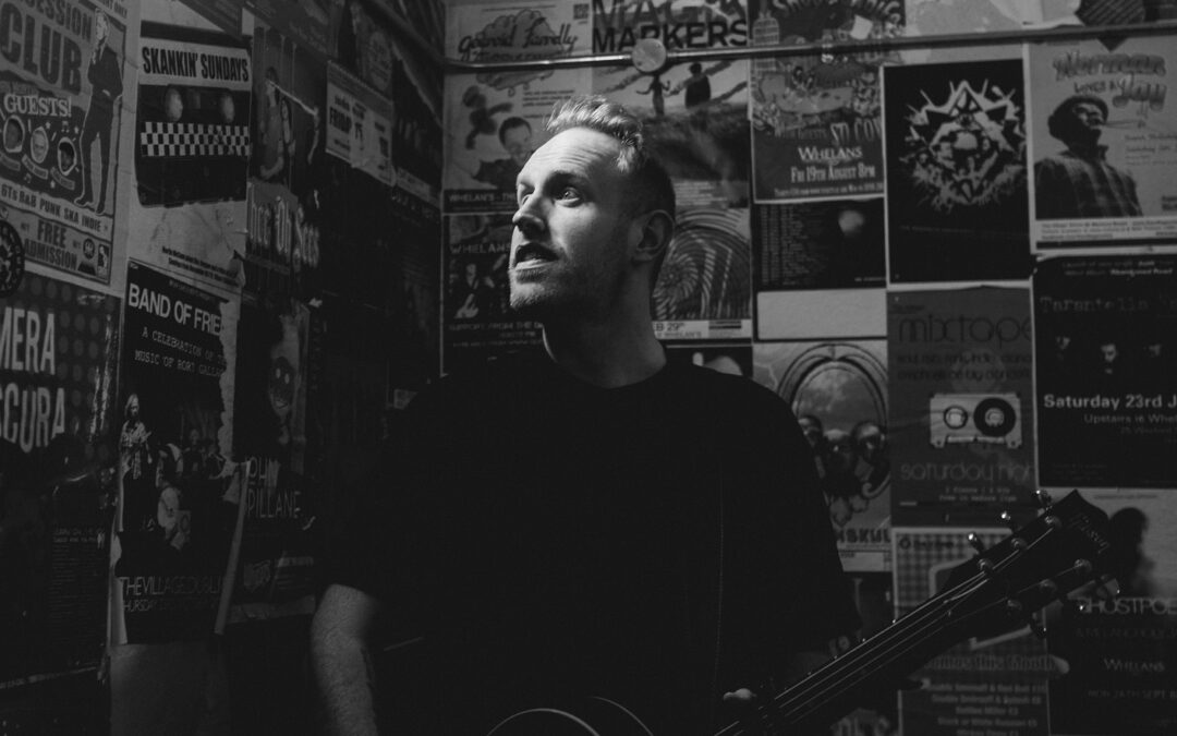 GAVIN JAMES ANUNCIA NOVO ÁLBUM E APOSTA NO POP DOS ANOS 90 NO OUSADO SINGLE “GOLDRUSH”