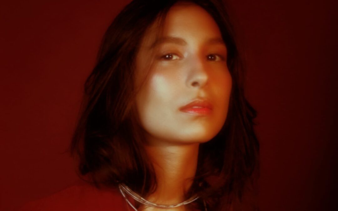 BRUNA MAGALHÃES TRAZ UM REFRÃO CONTAGIANTE E PROMETE CONQUISTAR OS CORAÇÕES COM O SINGLE “TANTO”