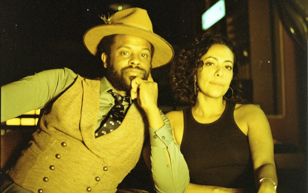 SAMANTHA SCHMÜTZ E ADRIAN YOUNGE SE UNEM NO SINGLE “DEPOIS DO AMOR”