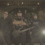 COM RIFFS PESADOS, LETRAS AFIADAS E PEDRADAS SONORAS, RAIMUNDOS LANÇA “XXX”, NOVO ÁLBUM DE INÉDITAS