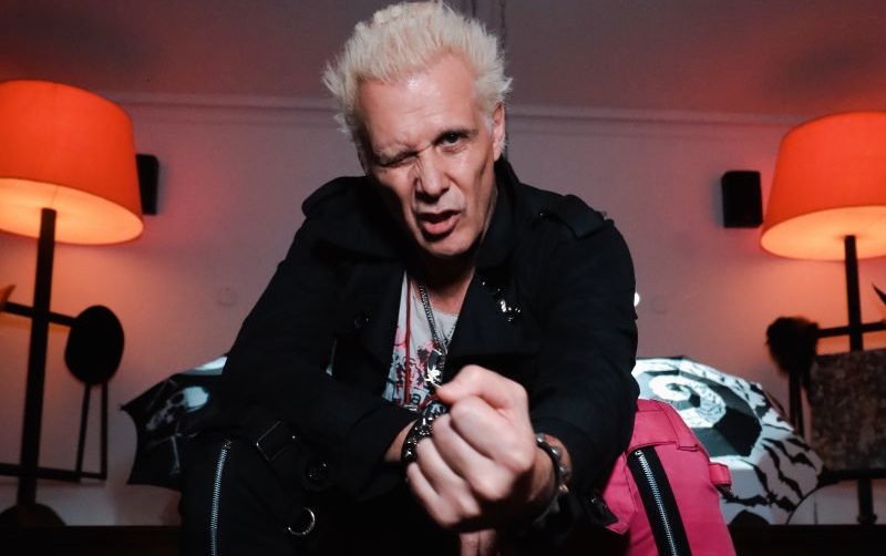 SUPLA E OS PUNKS DE BOUTIQUE SE REÚNEM COM OS INOCENTES E TRAZEM AS RELEITURAS DE “HUMANOS” E “PÁTRIA AMADA”