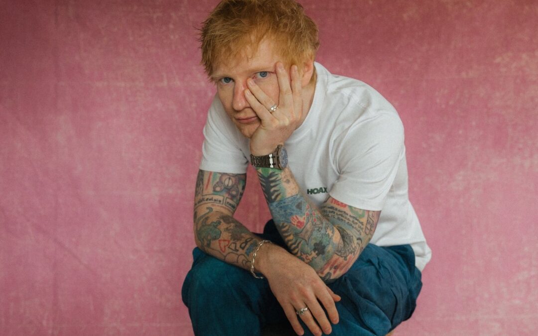 ED SHEERAN CELEBRA O AMOR SEM FRONTEIRAS COM O LENDÁRIO ARTISTA INDIANO ARIJIT SINGH, NO CLIPE “SAPPHIRE”