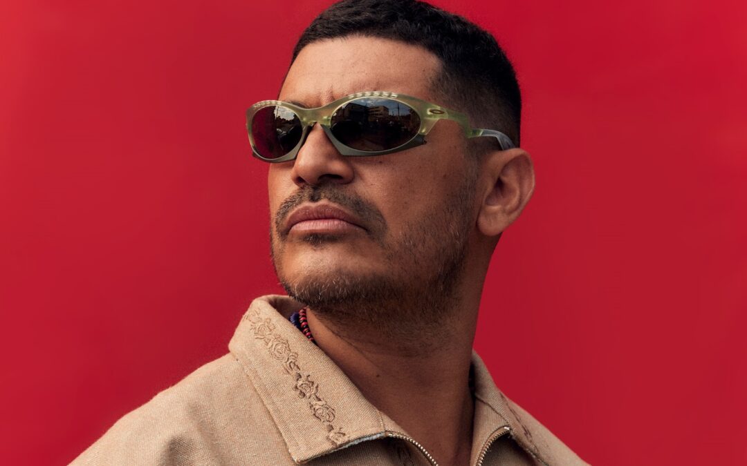 CRIOLO COMEMORA 50 ANOS DE VIDA COM TURNÊ, LIVRO EM COAUTORIA COM SUA MÃE E DOIS ÁLBUNS, SENDO UM DE SAMBA