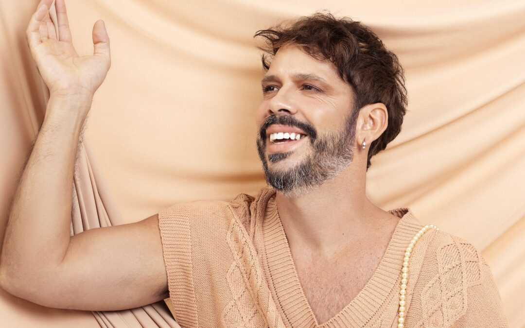 UMA MENSAGEM DE AMOR AO SER AMADO, ASSIM É “TUDO O QUE É MAIS LINDO”, NOVO SINGLE DE ALMÉRIO