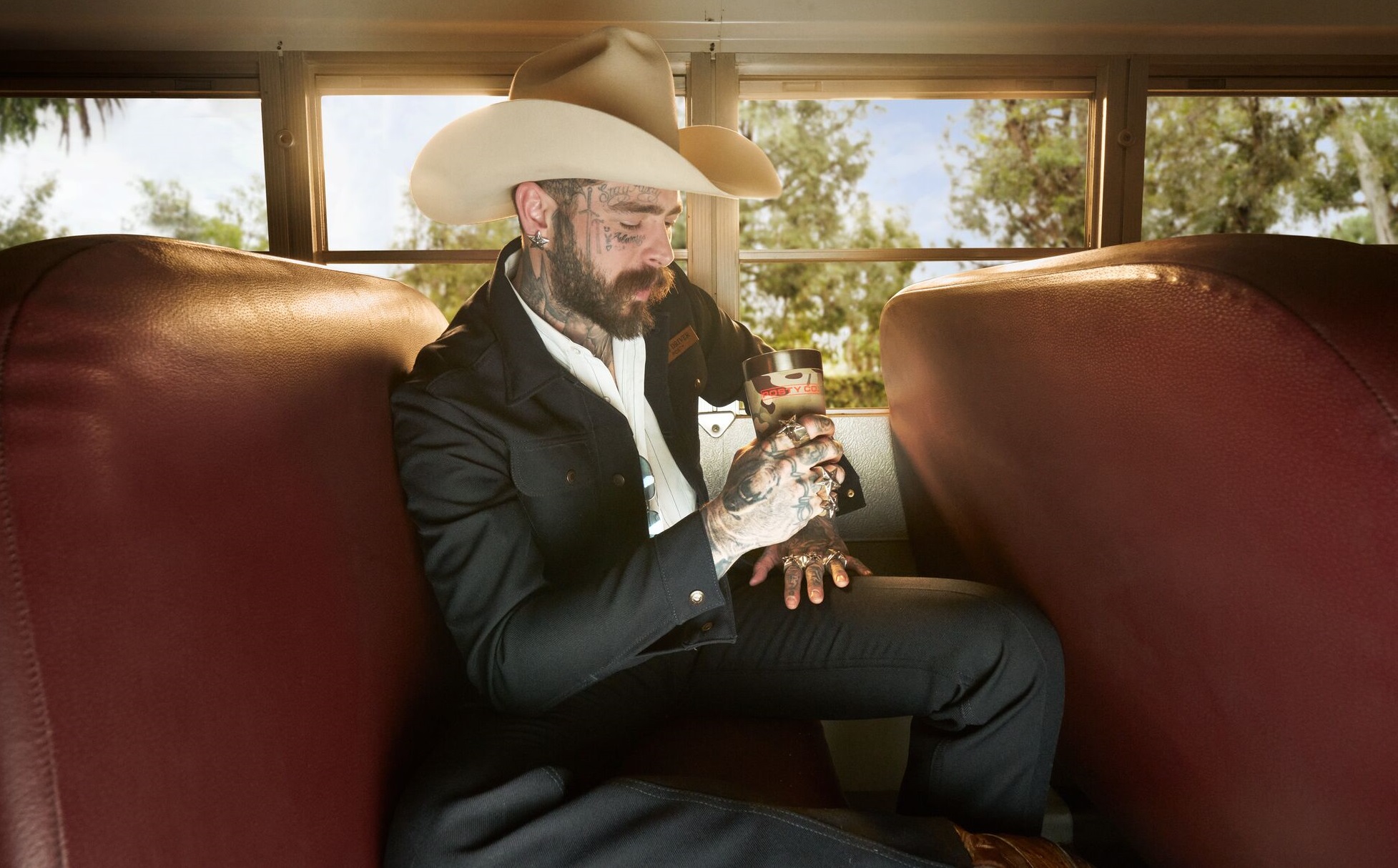 POST MALONE ANUNCIA PARCERIA GLOBAL COM A MARCA STANLEY 1913 E PRODUTOS LIMITADOS
