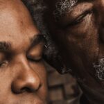 OTIS SELIMANE AO LADO DE MATEUS ALELUIA, TRAZ NOVAS CAMADAS SONORAS EM UMA RELEITURA ESPIRITUAL DE “CORDEIRO DE NANÃ”