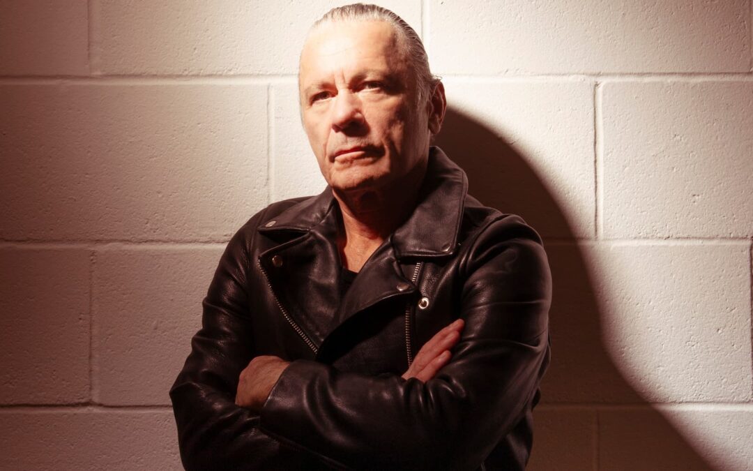 BRUCE DICKINSON LANÇA ÁLBUM REIVENTADO “MORE BALLS TO PICASSO”, SEGUNDO DISCO DE SUA CARREIRA SOLO