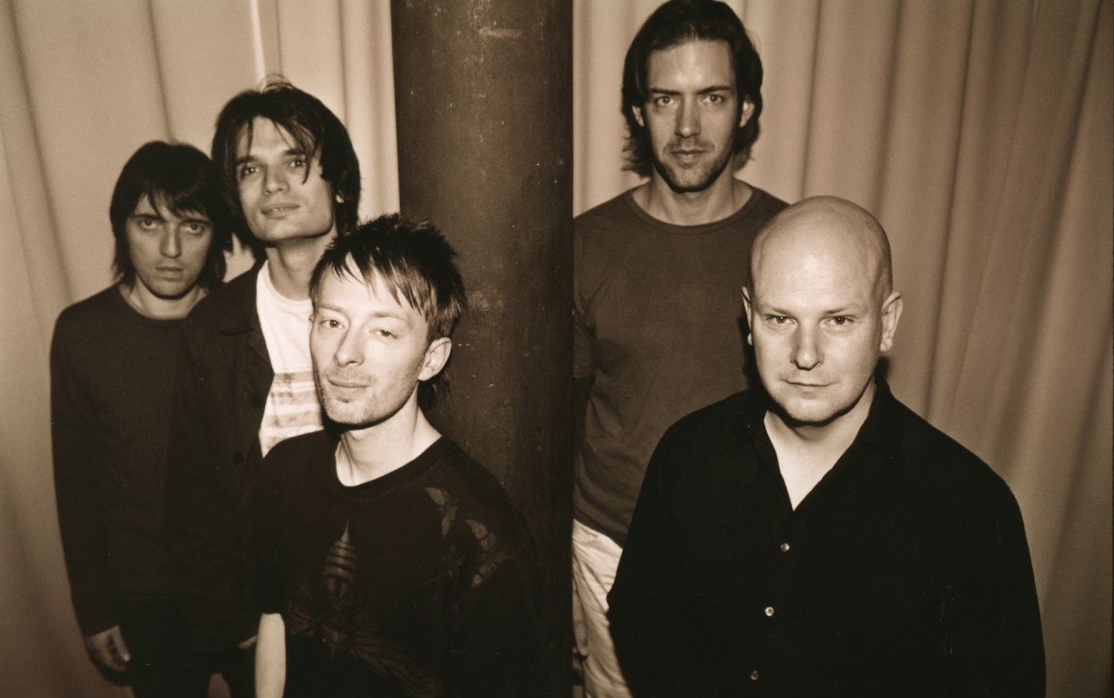 RADIOHEAD LANÇA O ÁLBUM AO VIVO “HAIL TO THE THIEF LIVE RECORDINGS 2003-2009”. OUÇA