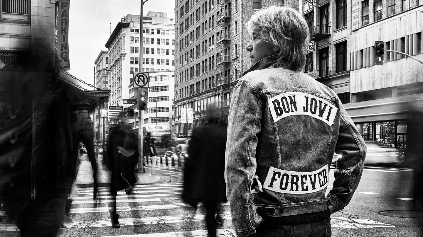 JON BON JOVI ANUNCIA A CHEGADA DE SEU NOVO ÁLBUM COLABORATIVO E APROVEITOU PARA LANÇAR O CLIPE DE “RED, WHITE AND JERSEY”