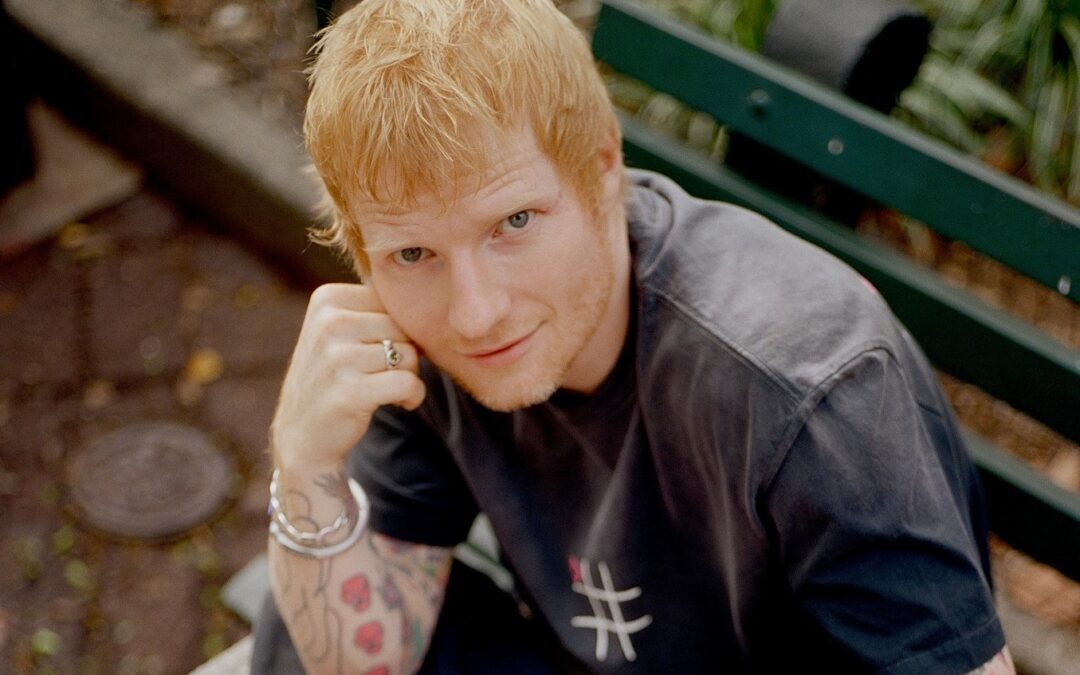 ED SHEERAN EXPLORA NOVOS TERRITÓRIOS MUSICAIS NO ÁLBUM “PLAY” E DIVULGA O CLIPE DO SINGLE “CAMERA”