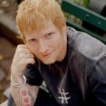 ED SHEERAN EXPLORA NOVOS TERRITÓRIOS MUSICAIS NO ÁLBUM “PLAY” E DIVULGA O CLIPE DO SINGLE “CAMERA”