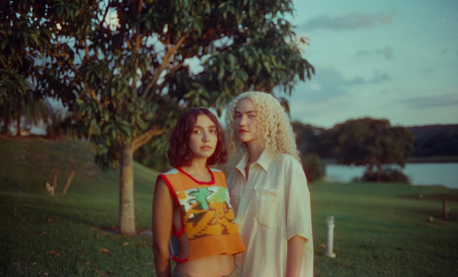 “CLARABOIA”, NOVO ÁLBUM DE ANAVITÓRIA, TEM GOSTINHO DE CHÁ DA TARDE OU LARICA DA MADRUGADA. VOCÊS ESCOLHEM