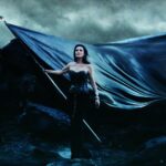 LAURA PAUSINI LANÇA QUATRO VERSÕES DO HIT ITALIANO “LA MIA STORIA TRA LE DITA”, INCLUINDO “QUEM DE NÓS DOIS”, EM PORTUGUÊS