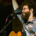 “OUVIA MUITO ESSA MÚSICA QUANDO ERA ADOLESCENTE”, DISSE MARTINS AO REGRAVAR “A LUA Q EU TE DEI”