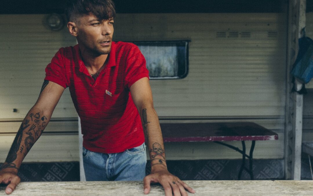 LOUIS TOMLINSON INICIA NOVA ERA E ANTECIPA NOVO ÁLBUM COM O SINGLE “LEMONADE”