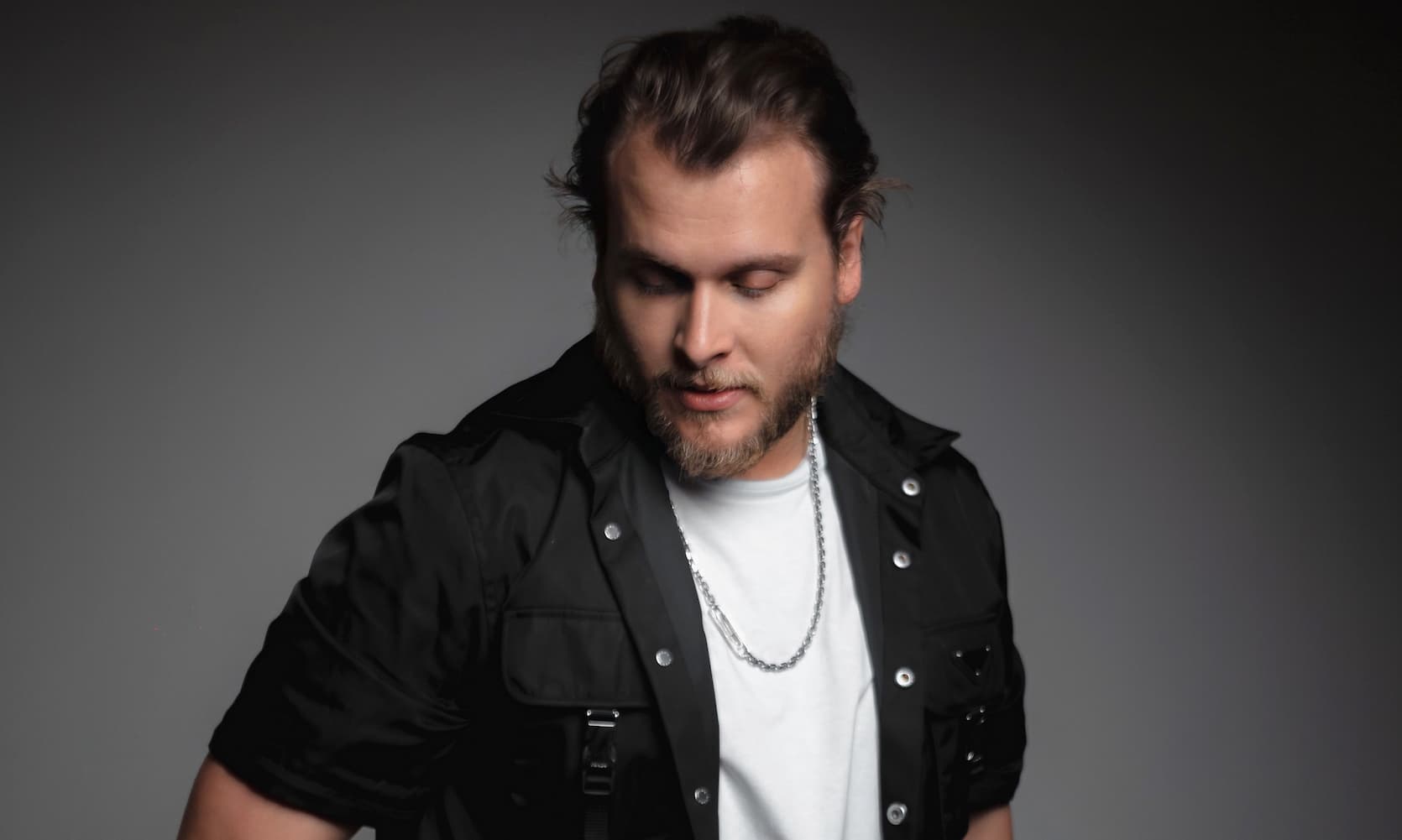 “QUIS ME DESPRENDER DE RÓTULOS”, COMENTA BRUNO MARTINI AO DIVULGAR SEU NOVO EP “BEAT GOES ON”