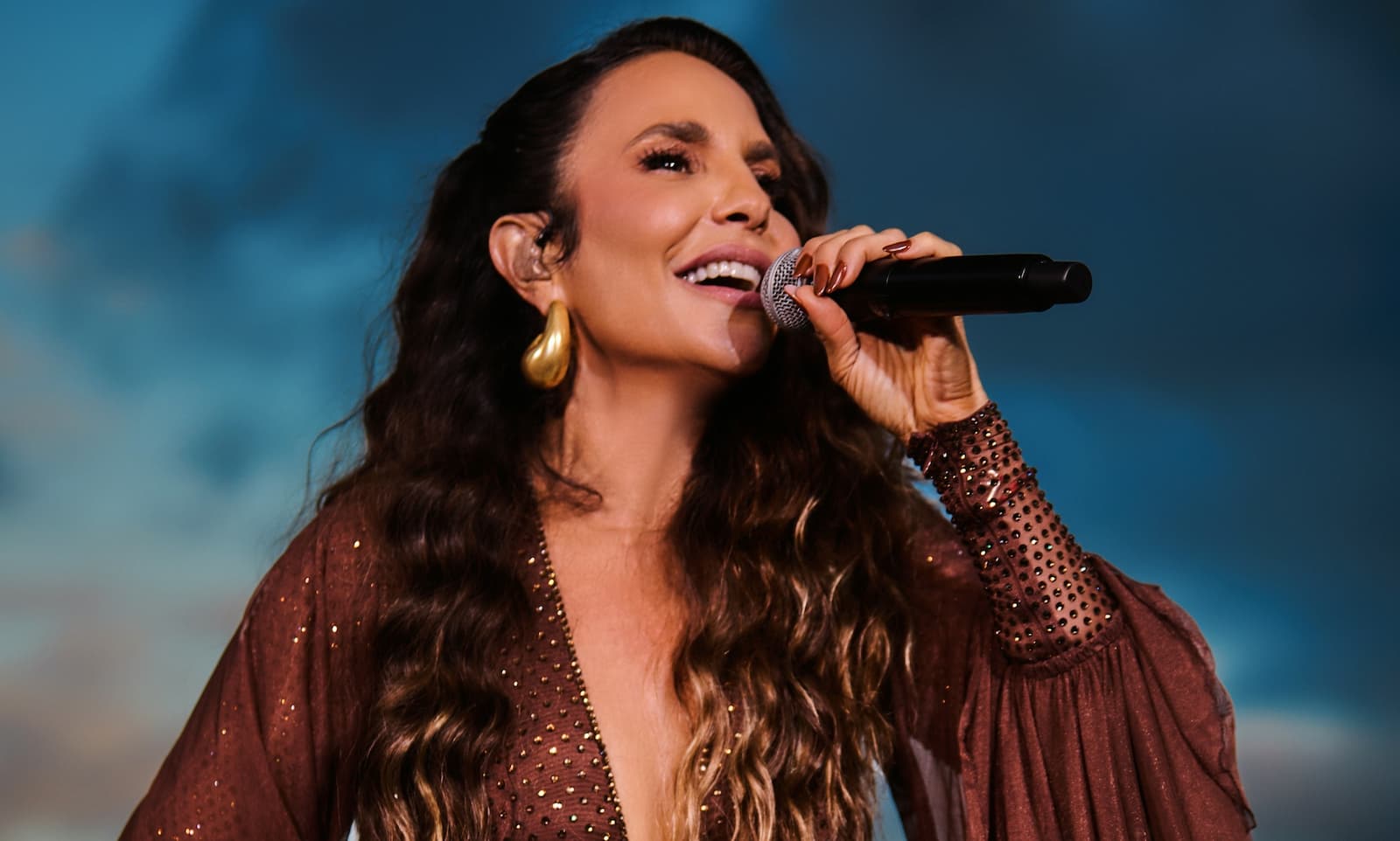 IVETE SANGALO DIVULGA A FAIXA “POR INTEIRO”, PARCERIA COM PÉRICLES, E MAIS DUAS CANÇÕES DO PROJETO “IVETE CLAREOU”