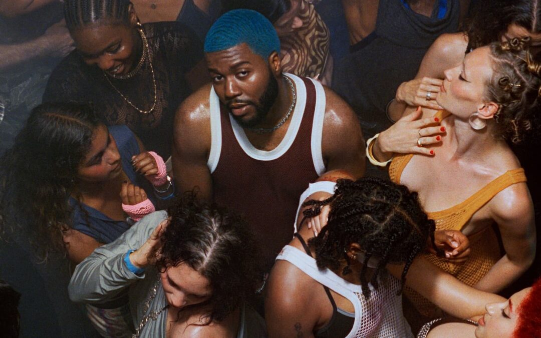 “ESTE SOU EU TOTALMENTE VULNERÁVEL EM PROCESSO DE CURA”, DISSE KHALID SOBRE O ÁLBUM “AFTER THE SUN GOES DOWN”