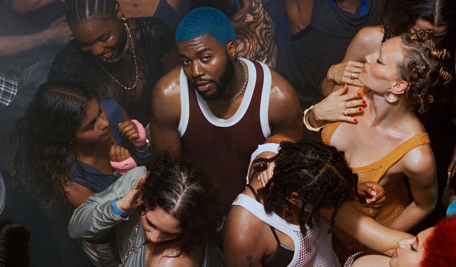 “ESTE SOU EU TOTALMENTE VULNERÁVEL EM PROCESSO DE CURA”, DISSE KHALID SOBRE O ÁLBUM “AFTER THE SUN GOES DOWN”