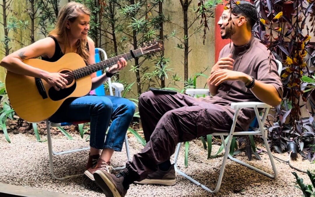 VICKA E NATHAN CARVALHO CELEBRAM UM ROMANCE DE FORMA NATURAL E INEVITÁVEL NA CANÇÃO “TUDO VAI CONSPIRAR”