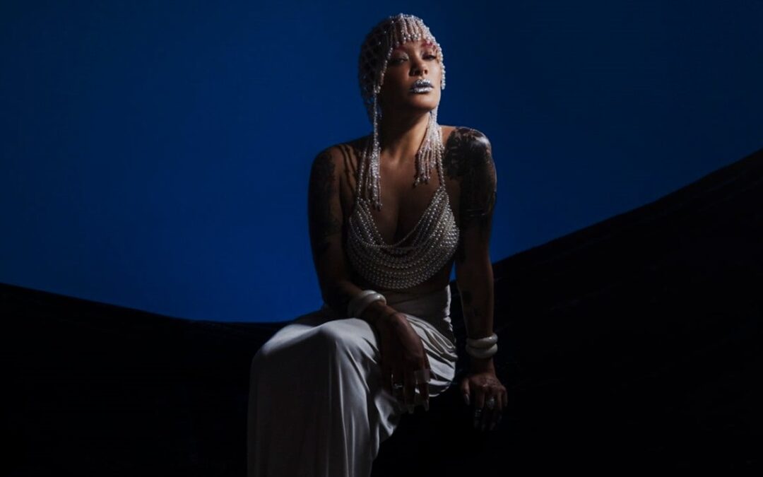 ANA CACIMBA CELEBRA 10 ANOS DE CARREIRA E ENALTECE SUA ANCESTRALIDADE QUILOMBOLA NO ÁLBUM “LUMINOSA – ATO 1: LUA”