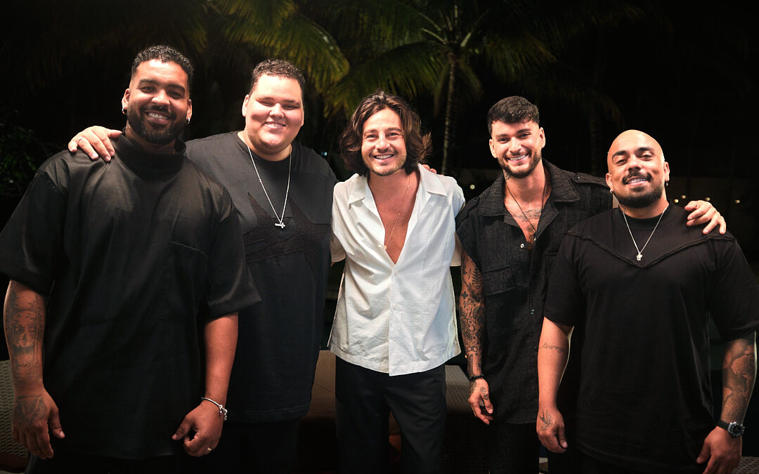 TIAGO IORC CELEBRA DEZ ANOS DO HIT “AMEI TE VER” EM UMA VERSÃO INÉDITA COM O GRUPO DE PAGODE MENOS É MAIS