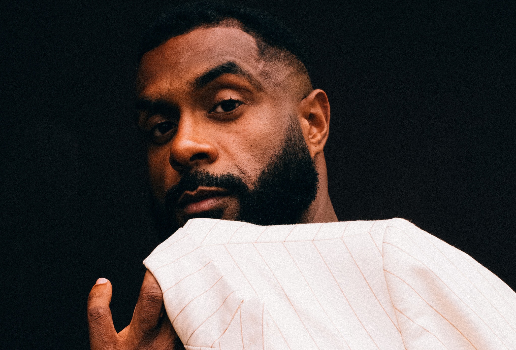 BACO EXU DO BLUES INICIA NOVA FASE COM A FAIXA “QUE EU SOFRA” AO LADO DE ZECA VELOSO E CLIPE ESTRELADO POR INGRID SILVA