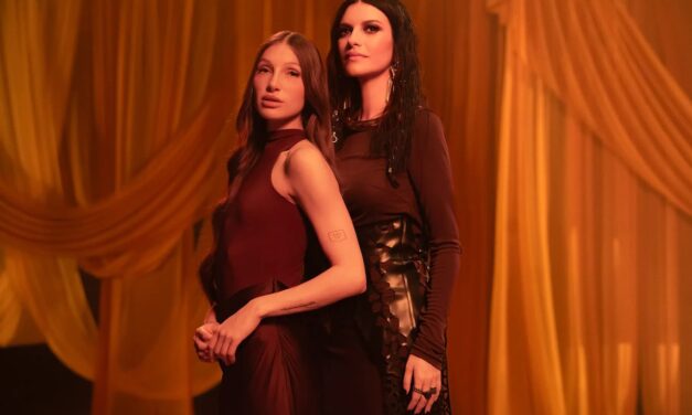 LAURA PAUSINI E YAMI SAFDIE CELEBRAM A MEMÓRIA AFETIVA NA RELEITURA DE “ESO Y MÁS” – CLÁSSICO DE JOAN SEBASTIAN